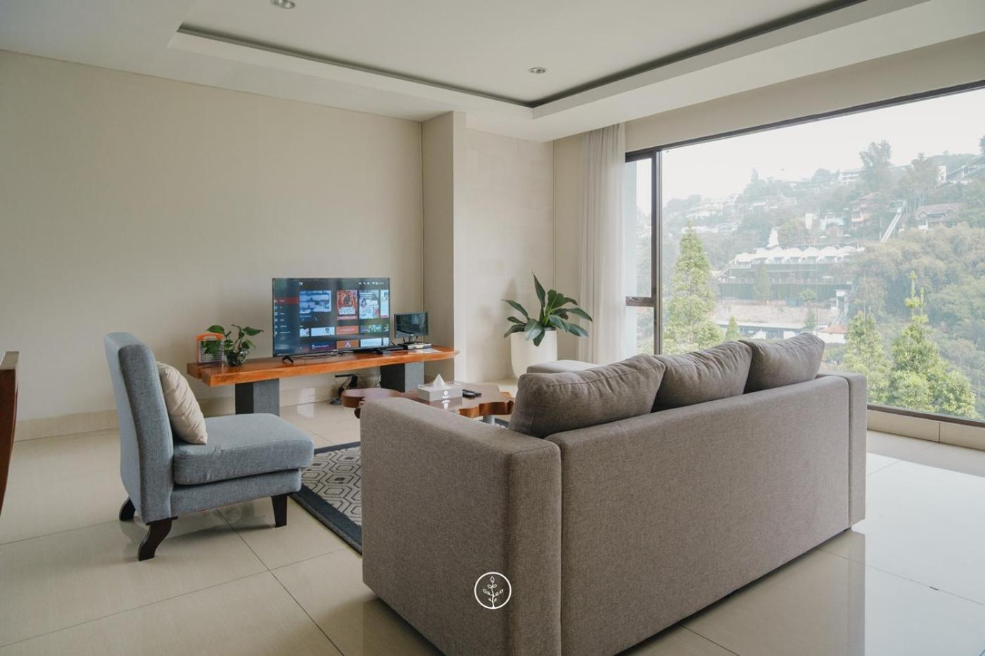 Tulip Hill View Villa 5 Bedrooms With A Private Swimming Pool Bandung Ngoại thất bức ảnh